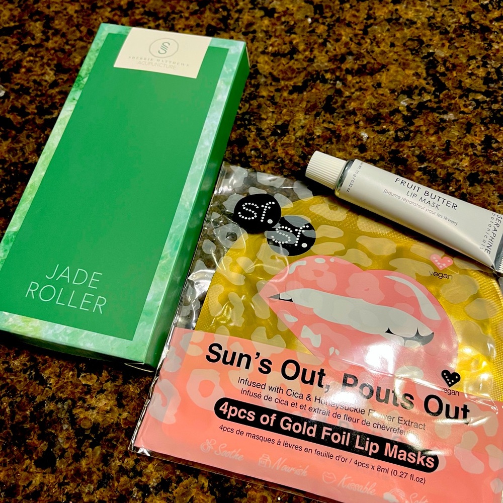 Jade Roller with lip masks